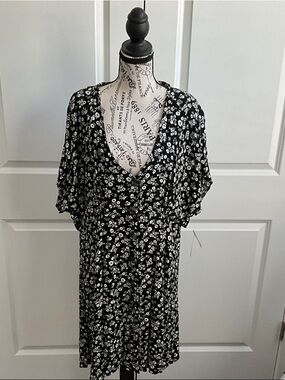 bp Black and White Floral Wrap Dress